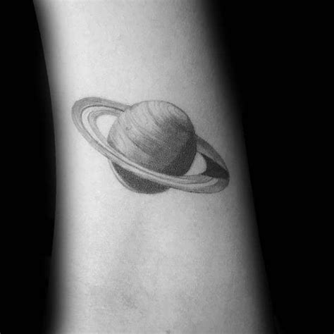 61 Tatuajes de Saturno (Con el significado)